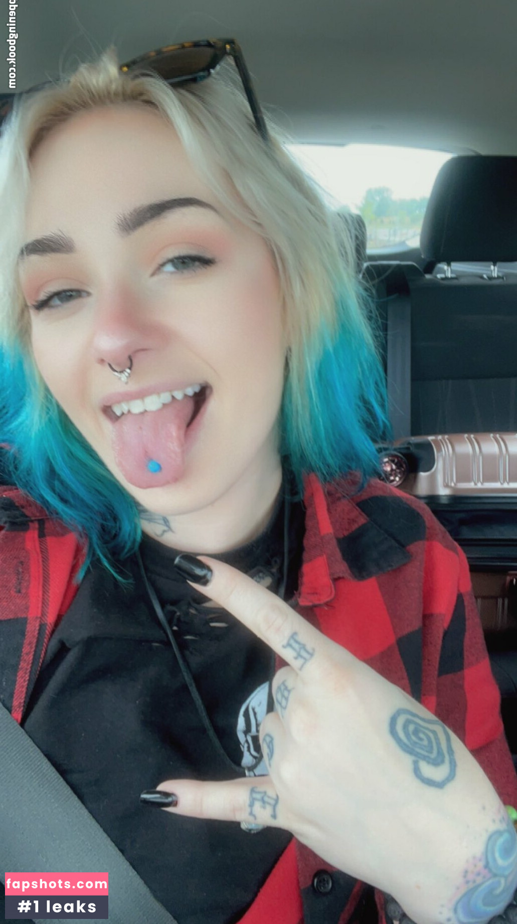 Misslavey666 gallery photo #29