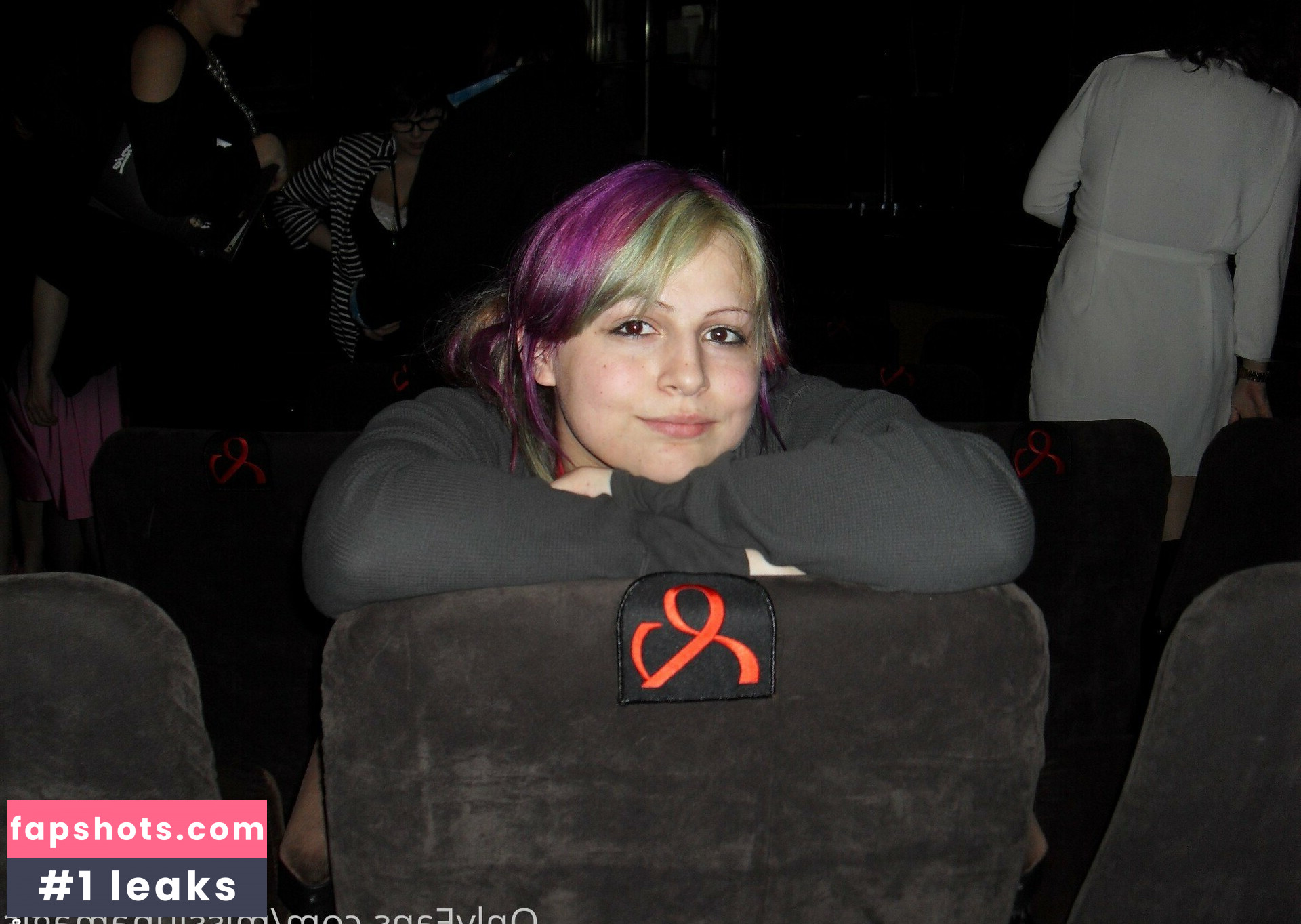 misslunamagic gallery photo #2