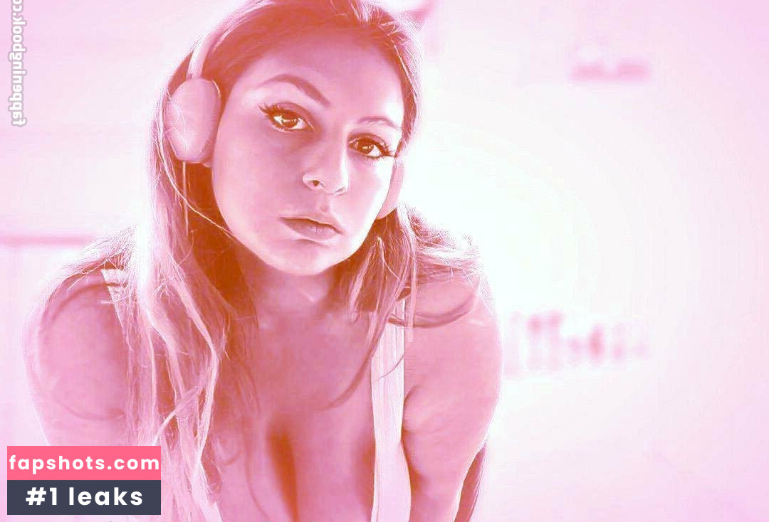 misslunamagic gallery photo #37