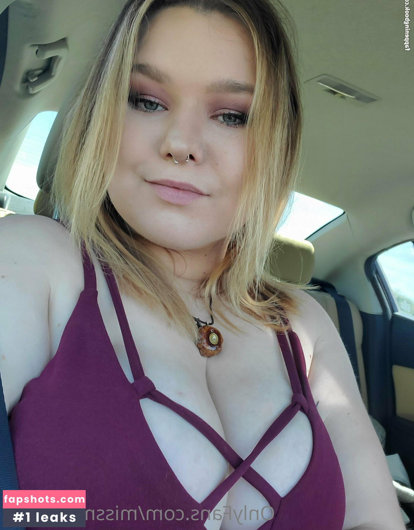 MissMeriGould gallery photo #32