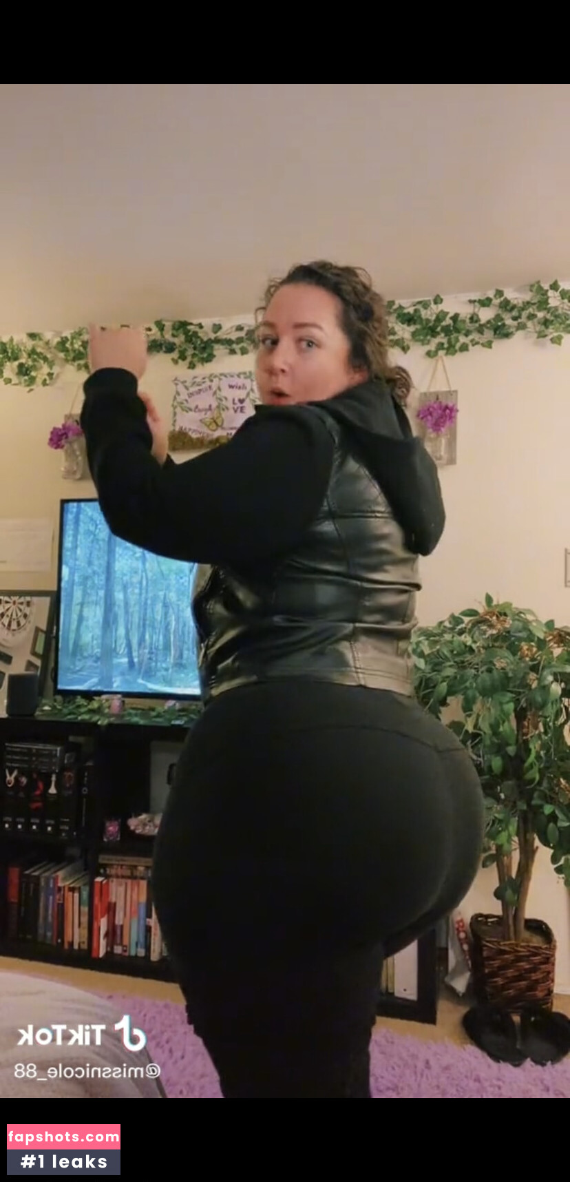 missnicole_88 gallery photo #2