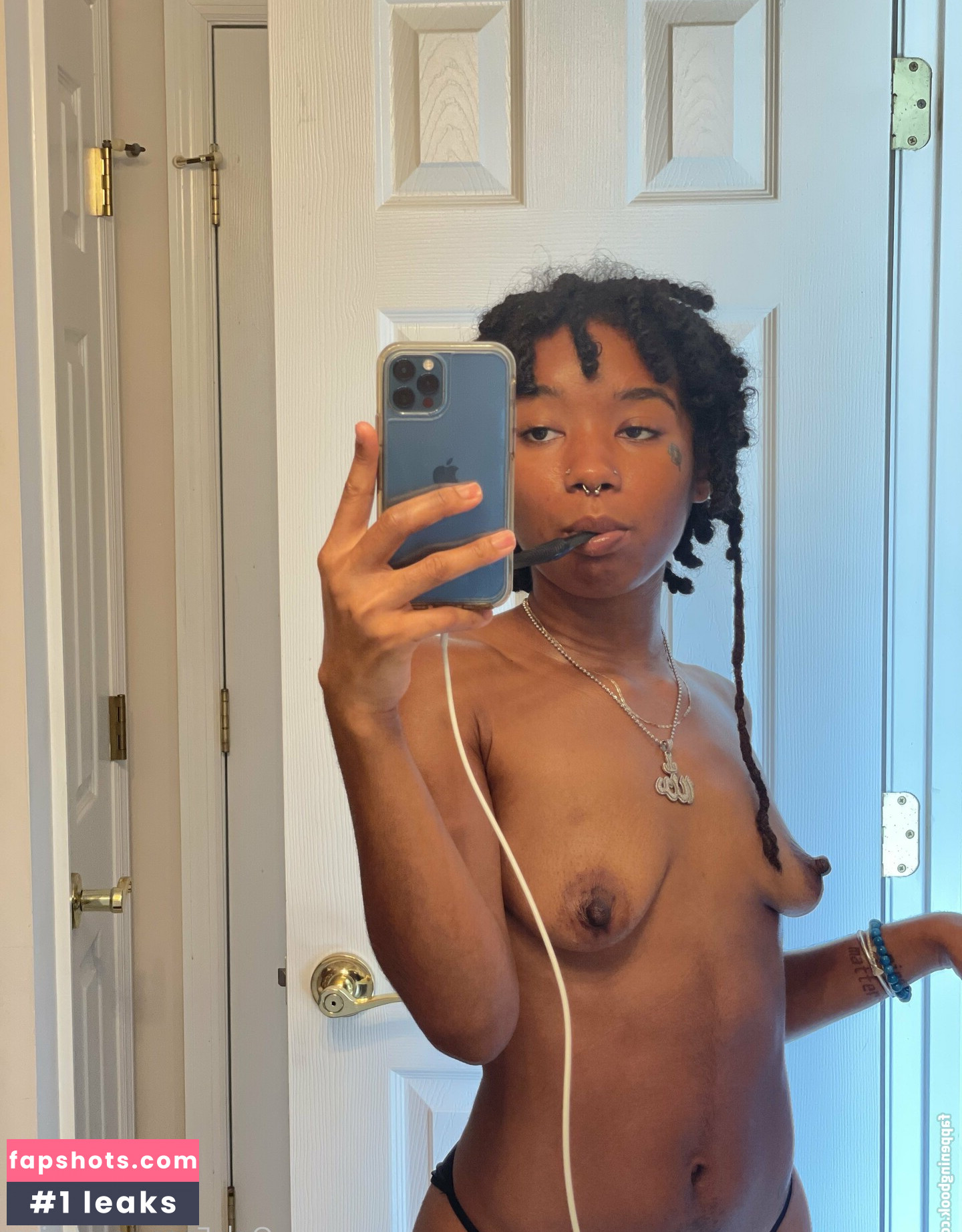 Missrosaria & Rico nude babe gallery