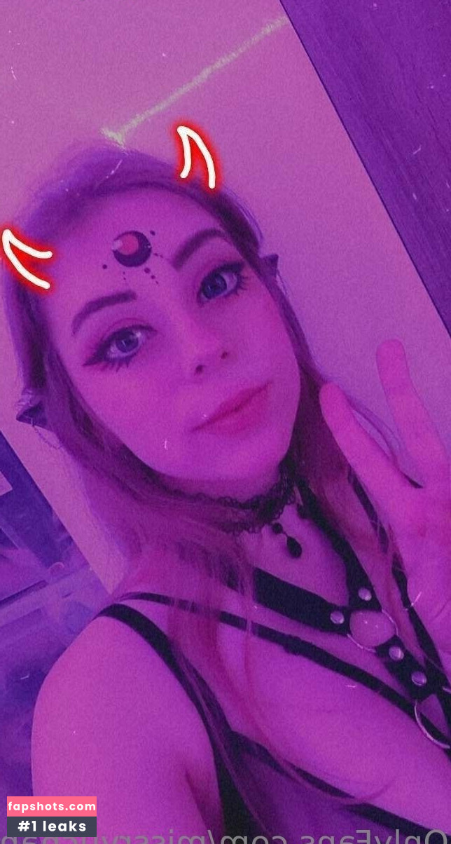 MissRyu gallery photo #16