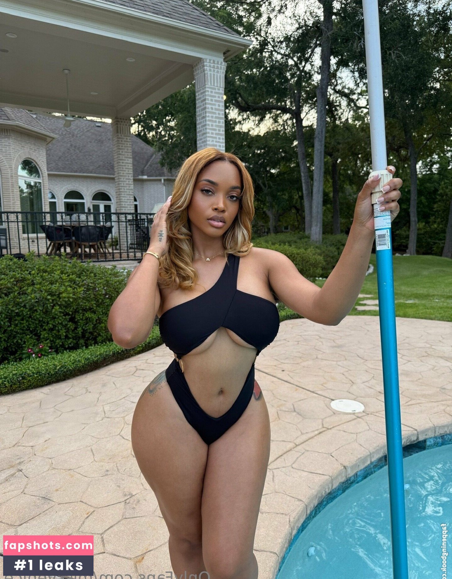 missvenice gallery photo #3