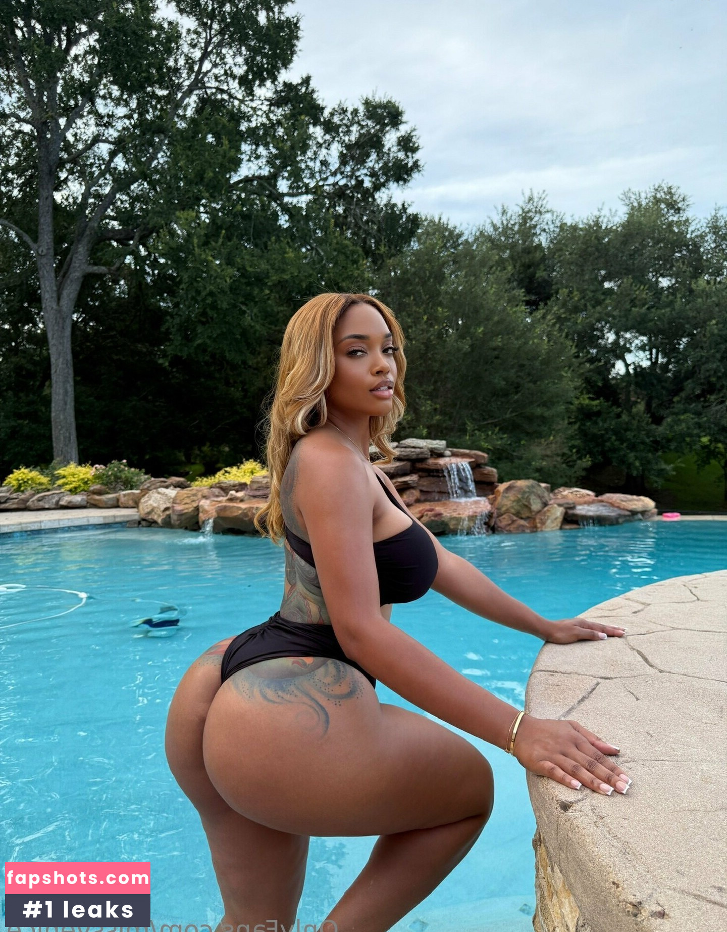 missvenice gallery photo #8