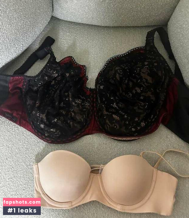 Missy gallery photo #16