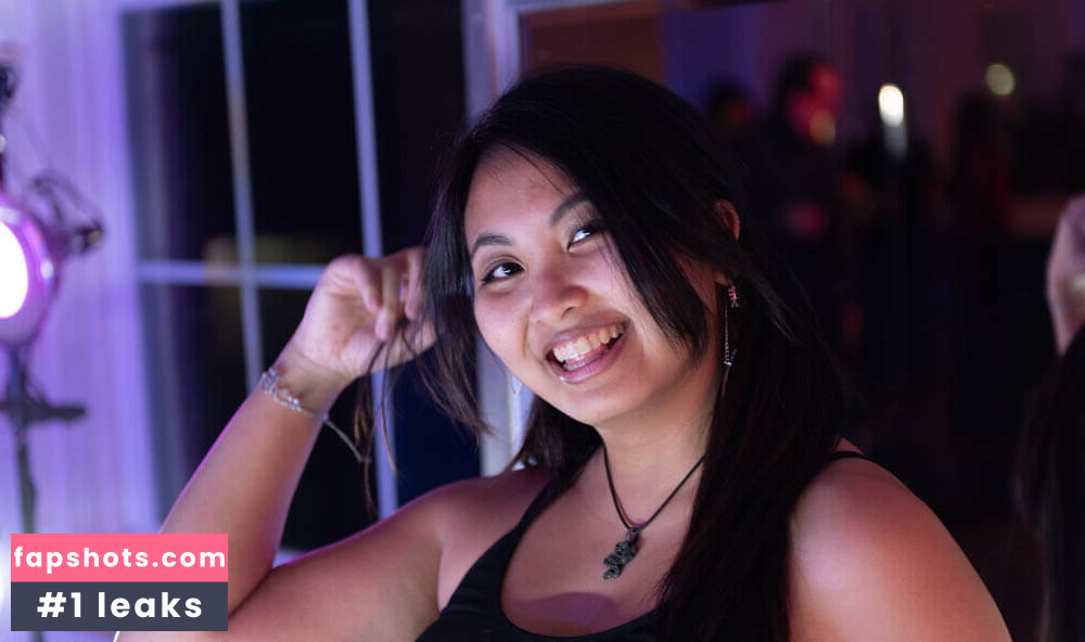 Mistletoad gallery photo #19