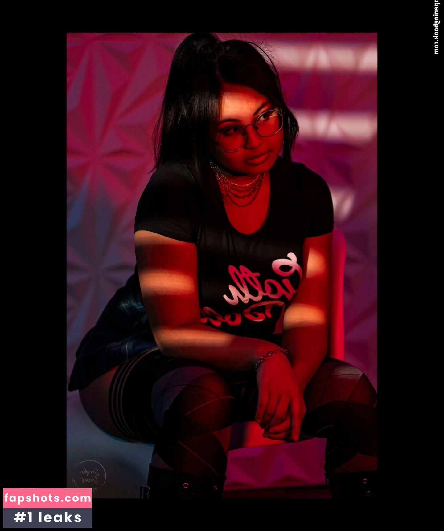 Mistletoad gallery photo #25