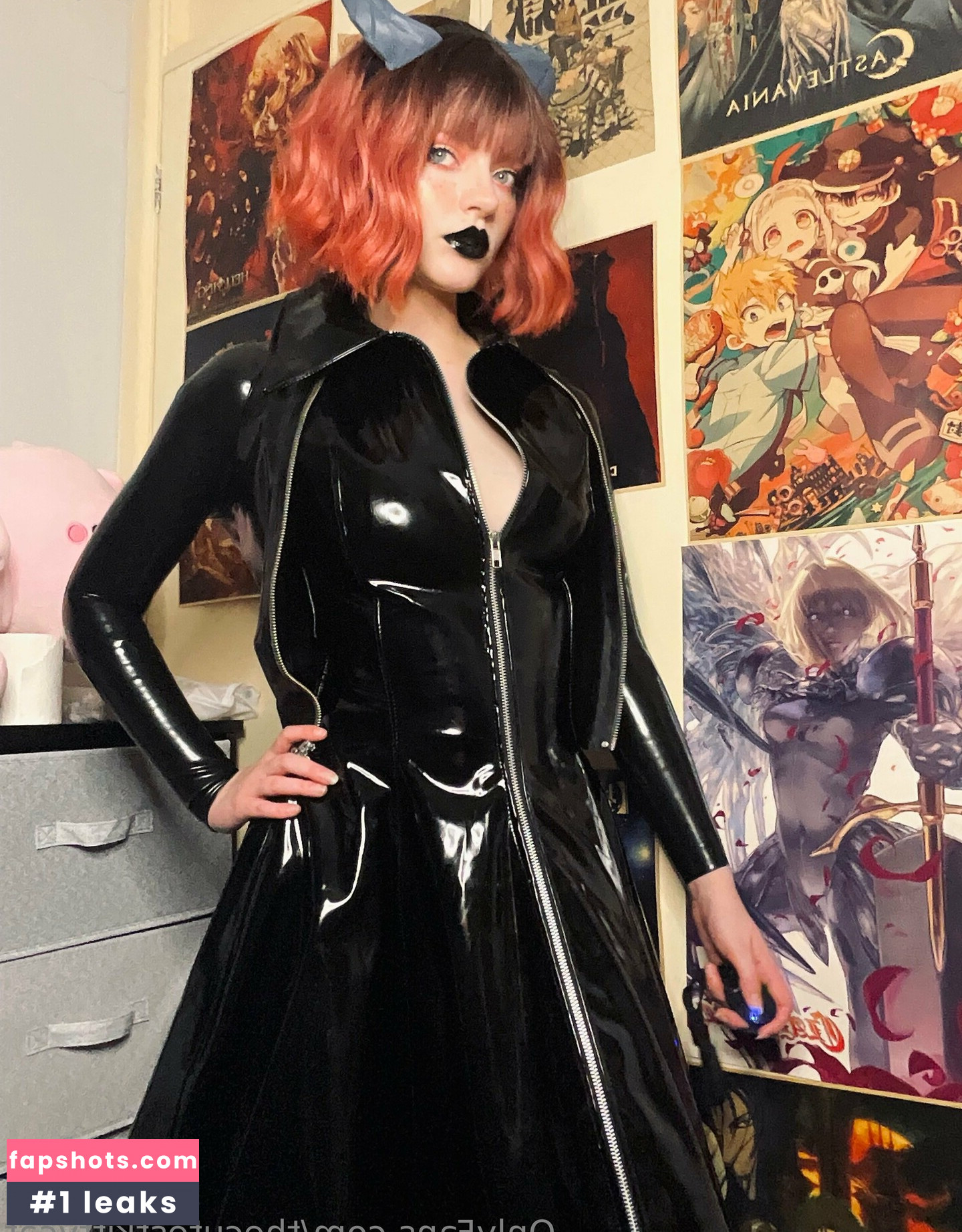 Misty Silver nude babe gallery