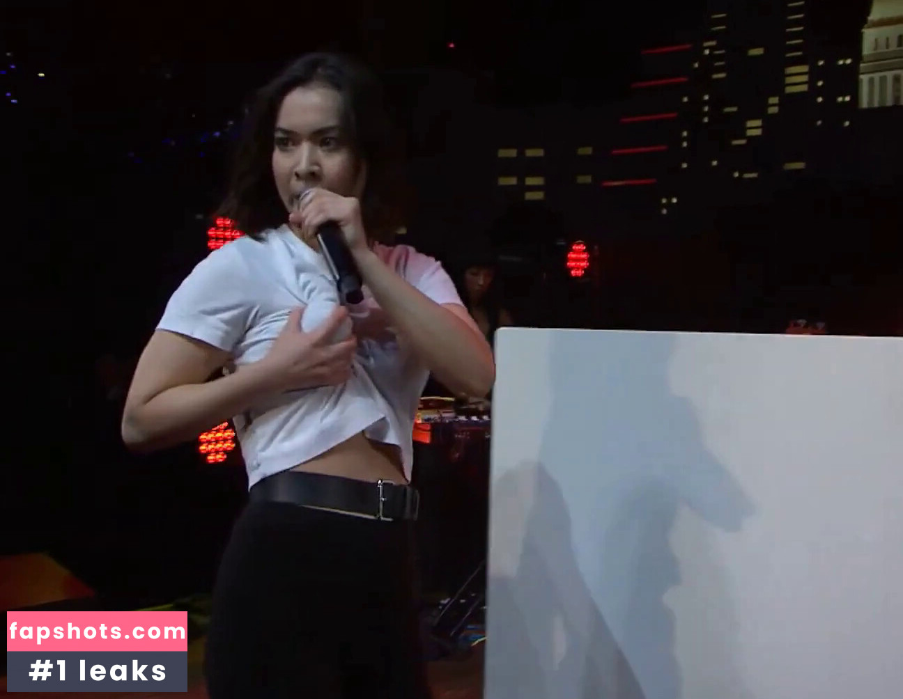 Mitsuki Laycock gallery photo #3