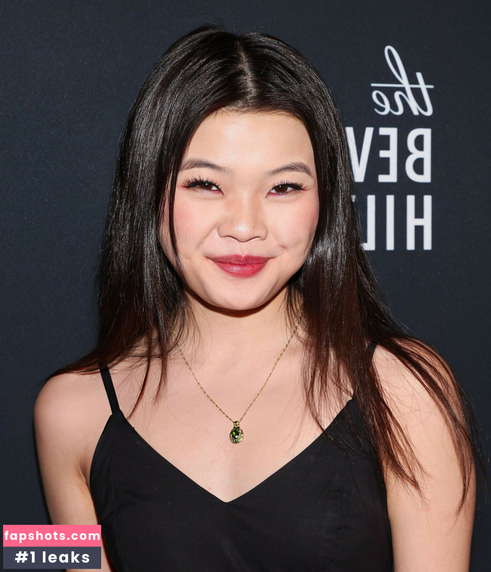 Miya Cech gallery photo #6