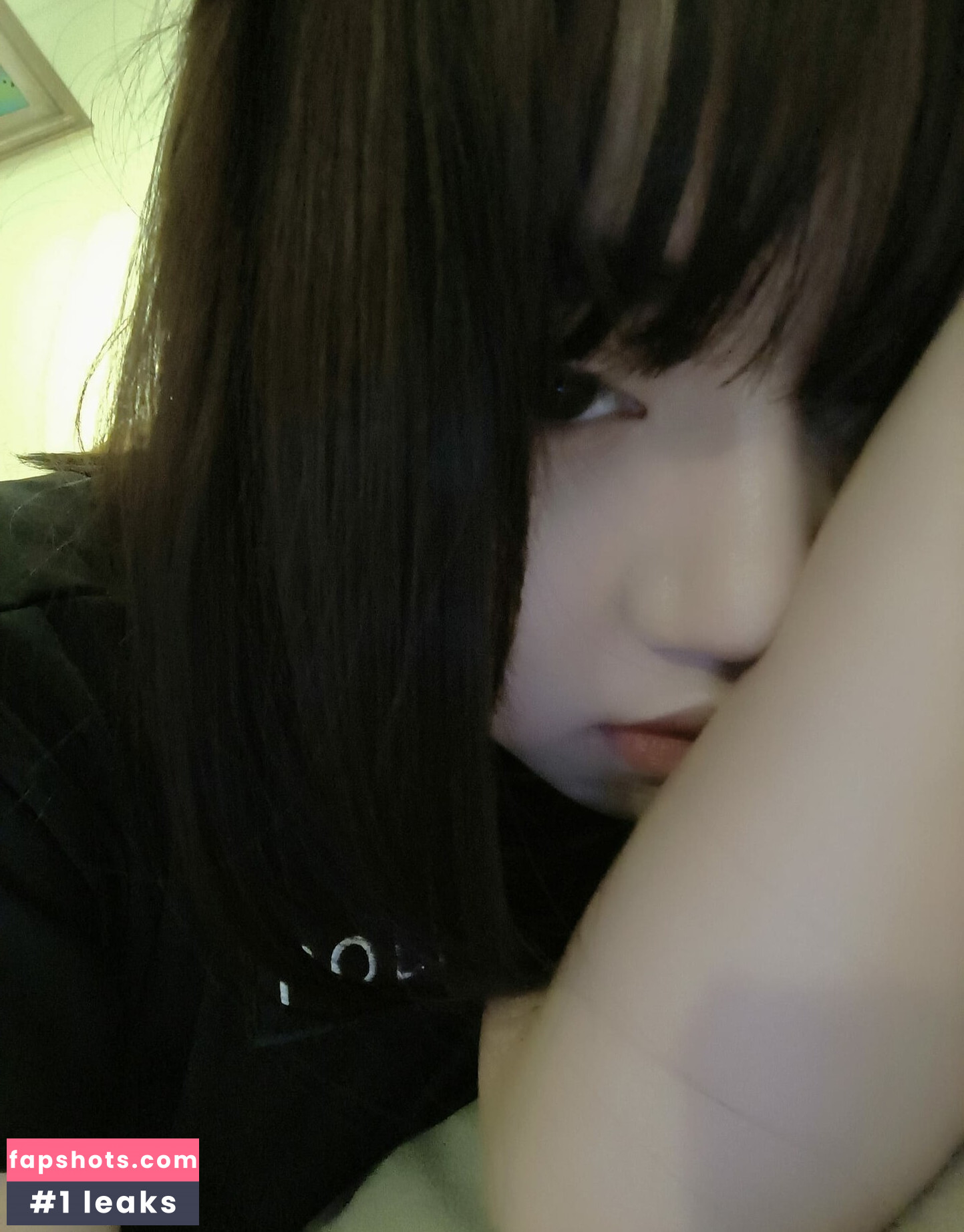 Mizaki Levi gallery photo #11