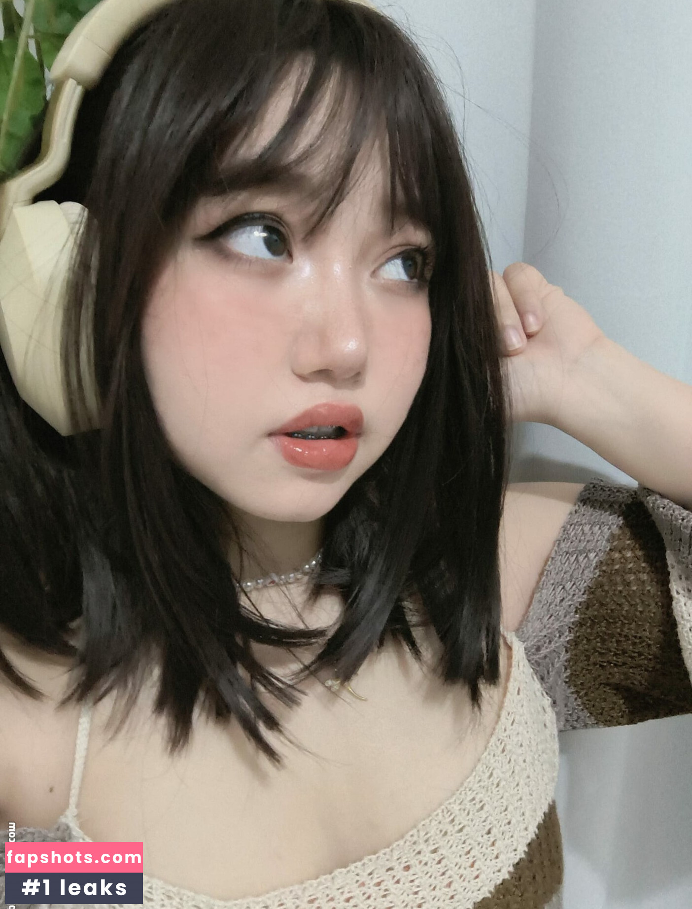 Mizaki Levi gallery photo #15