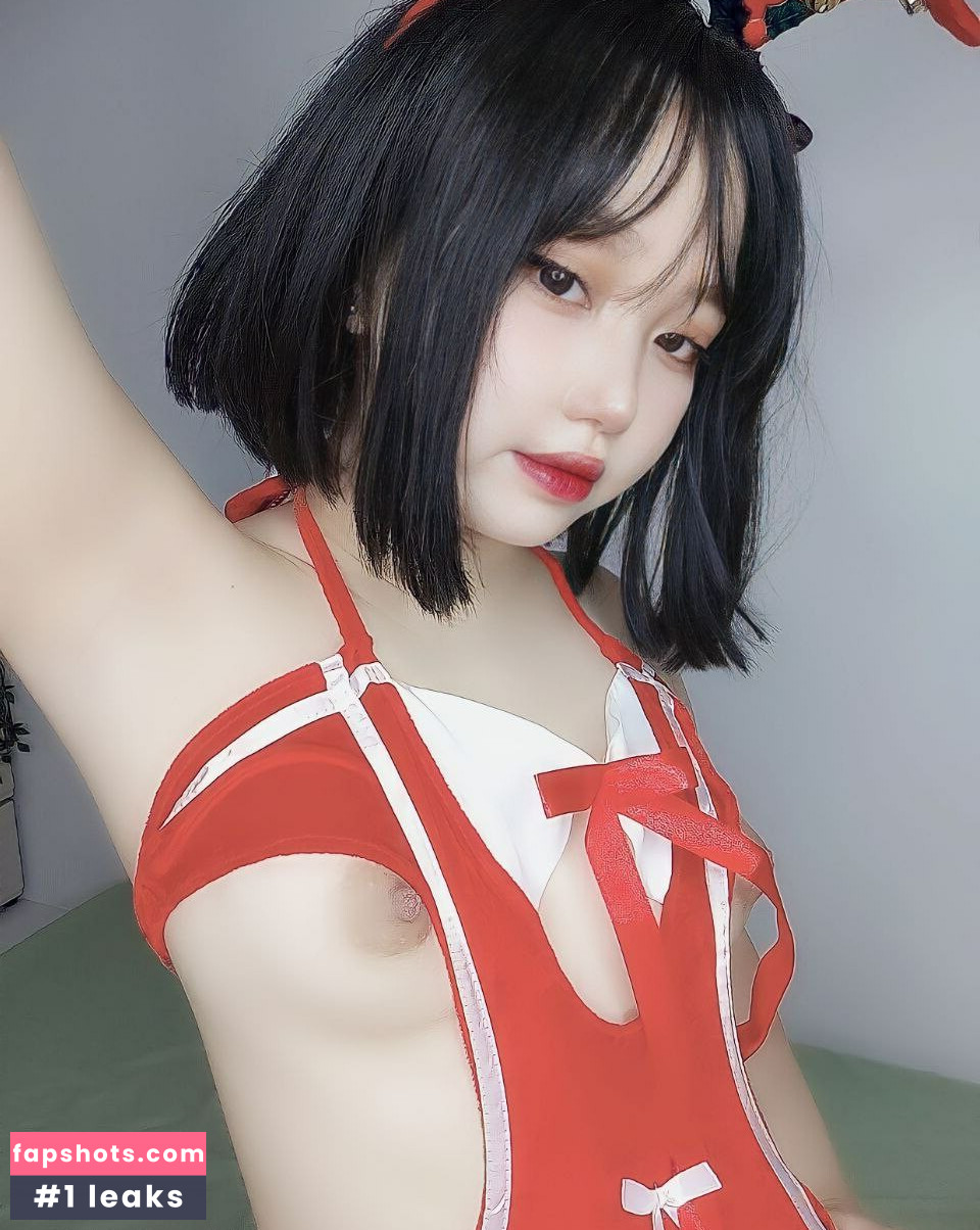 Mizaki Levi gallery photo #26