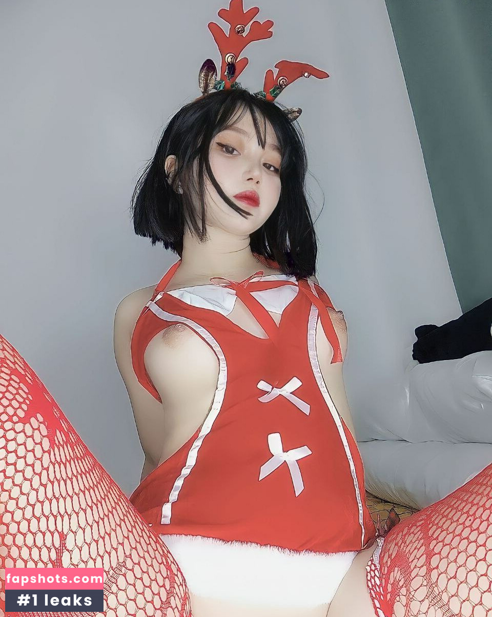 Mizaki Levi gallery photo #29