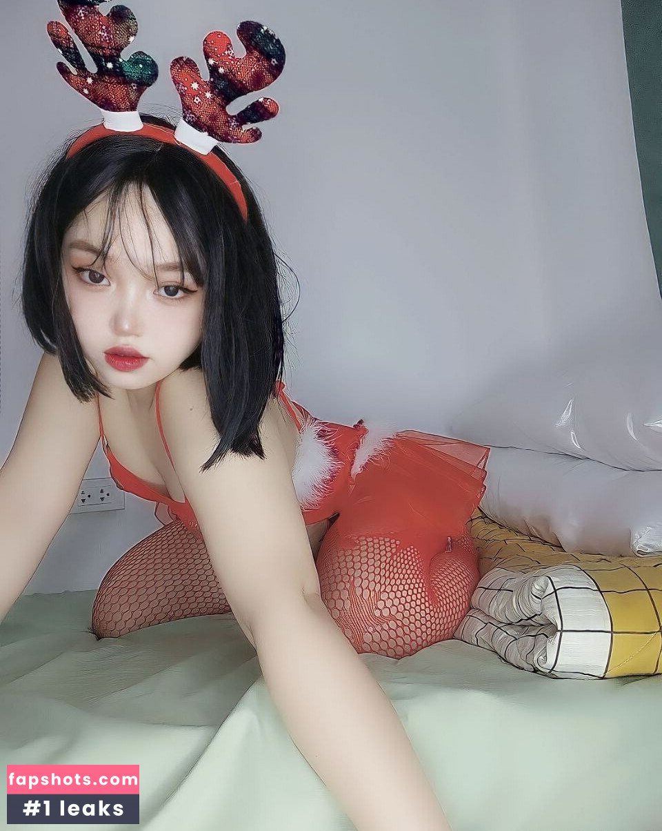 Mizaki Levi gallery photo #30