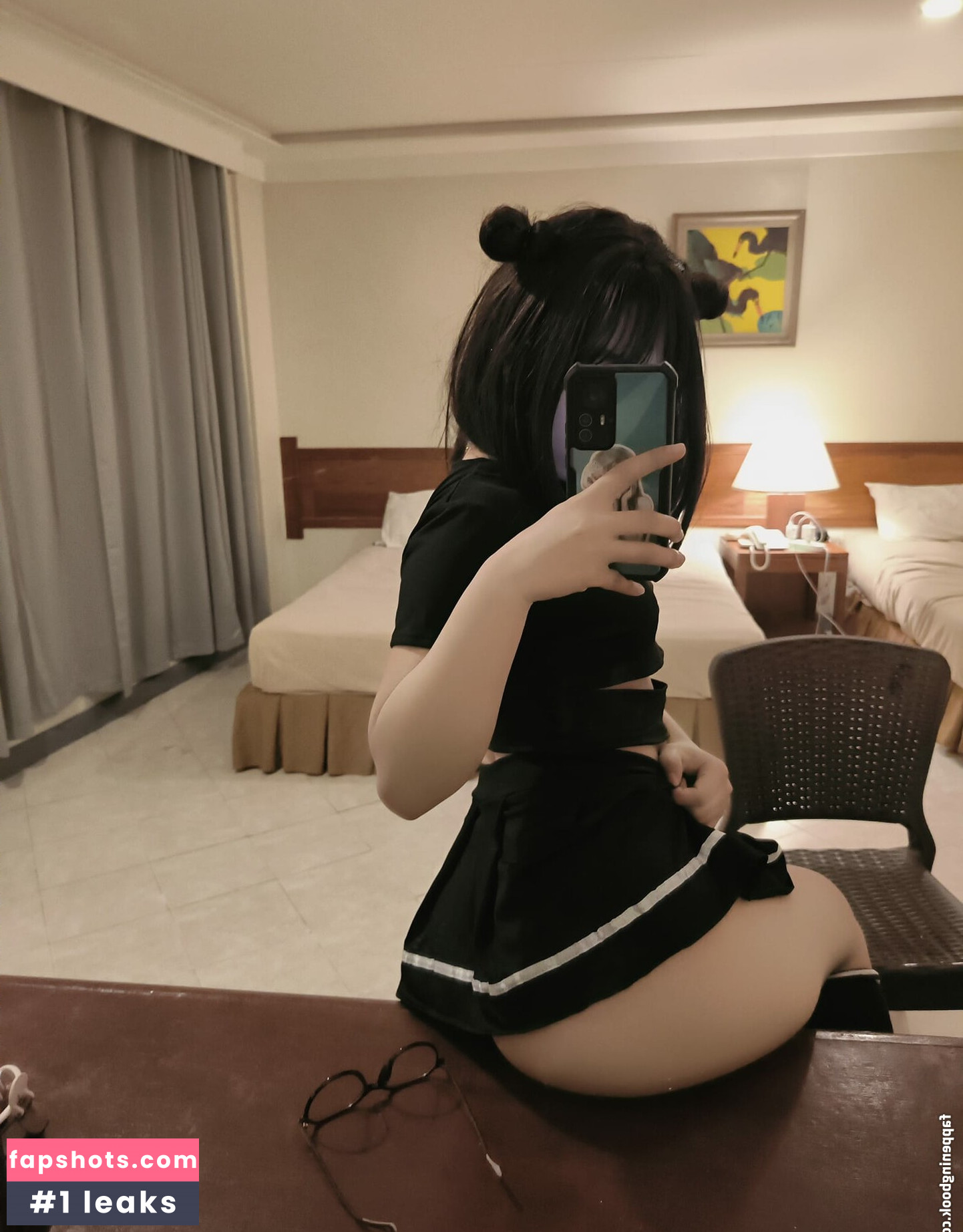 Mizaki Levi gallery photo #6