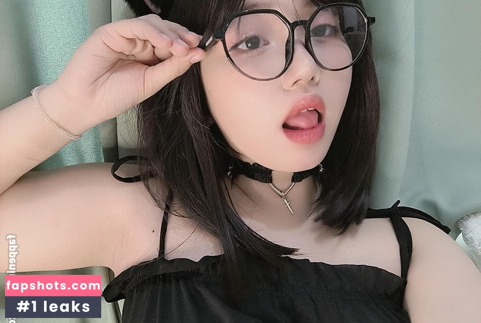 Mizaki Levi gallery photo #7