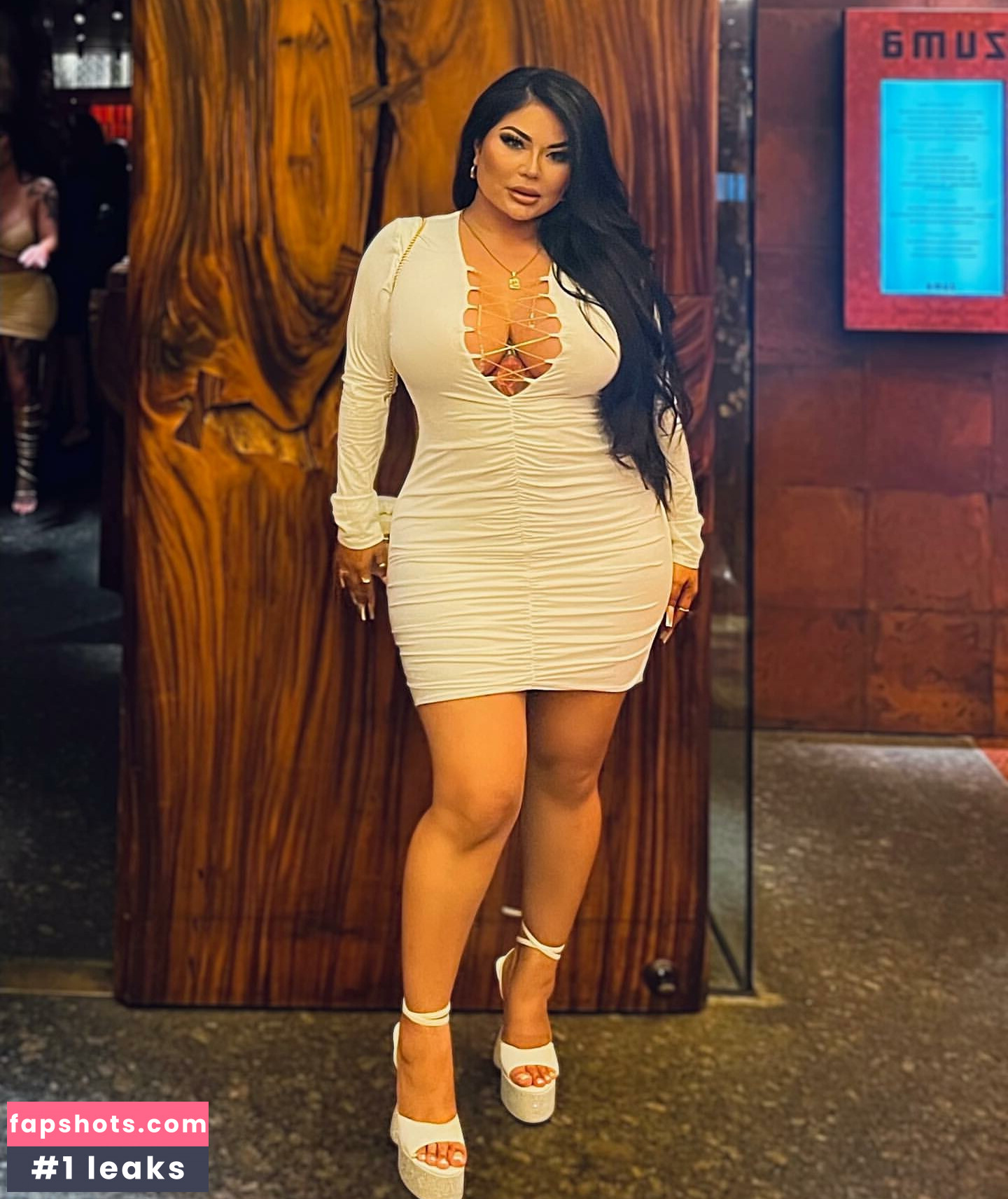 Mizuki Brown gallery photo #2