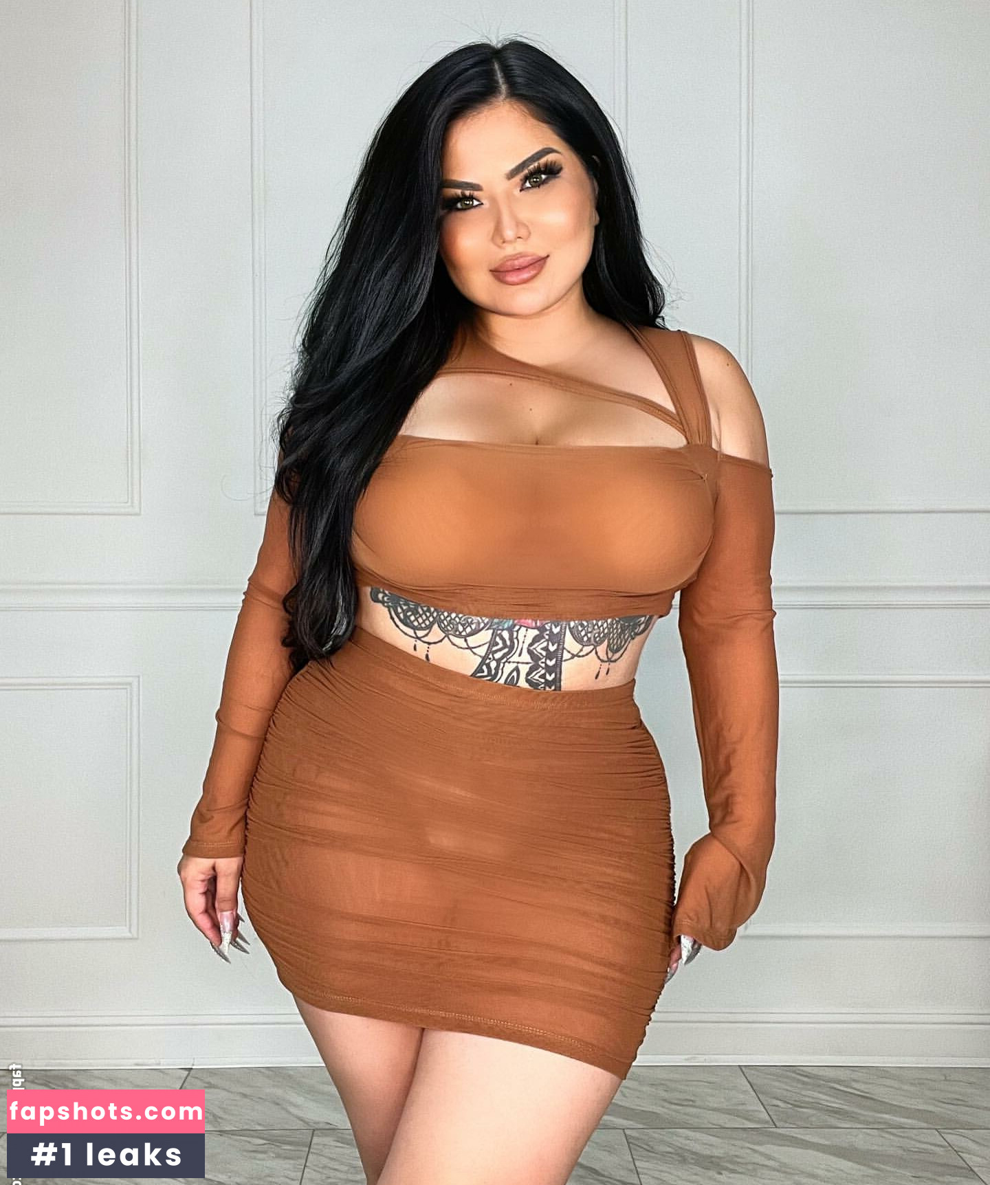 Mizuki Brown gallery photo #12