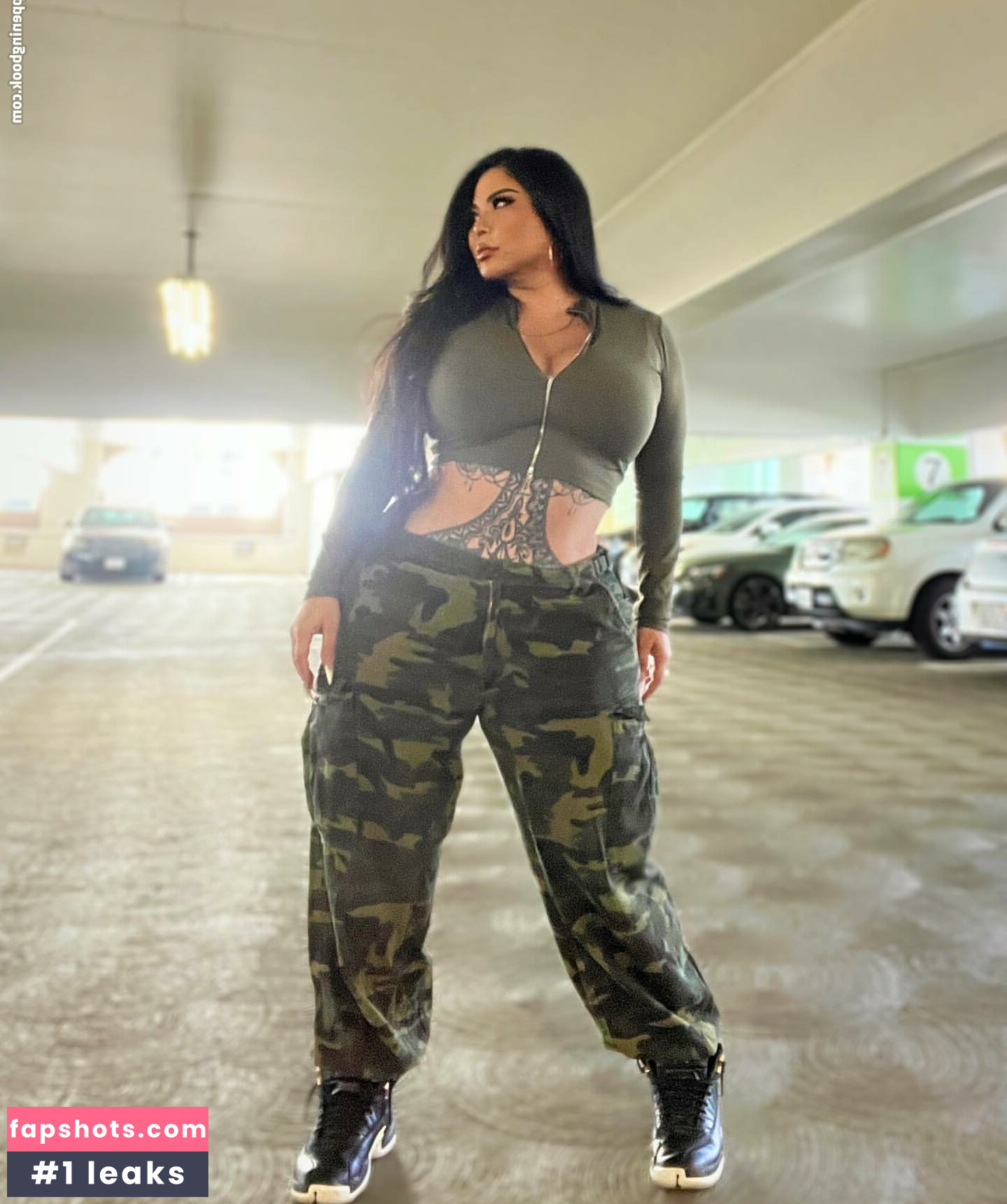 Mizuki Brown gallery photo #14