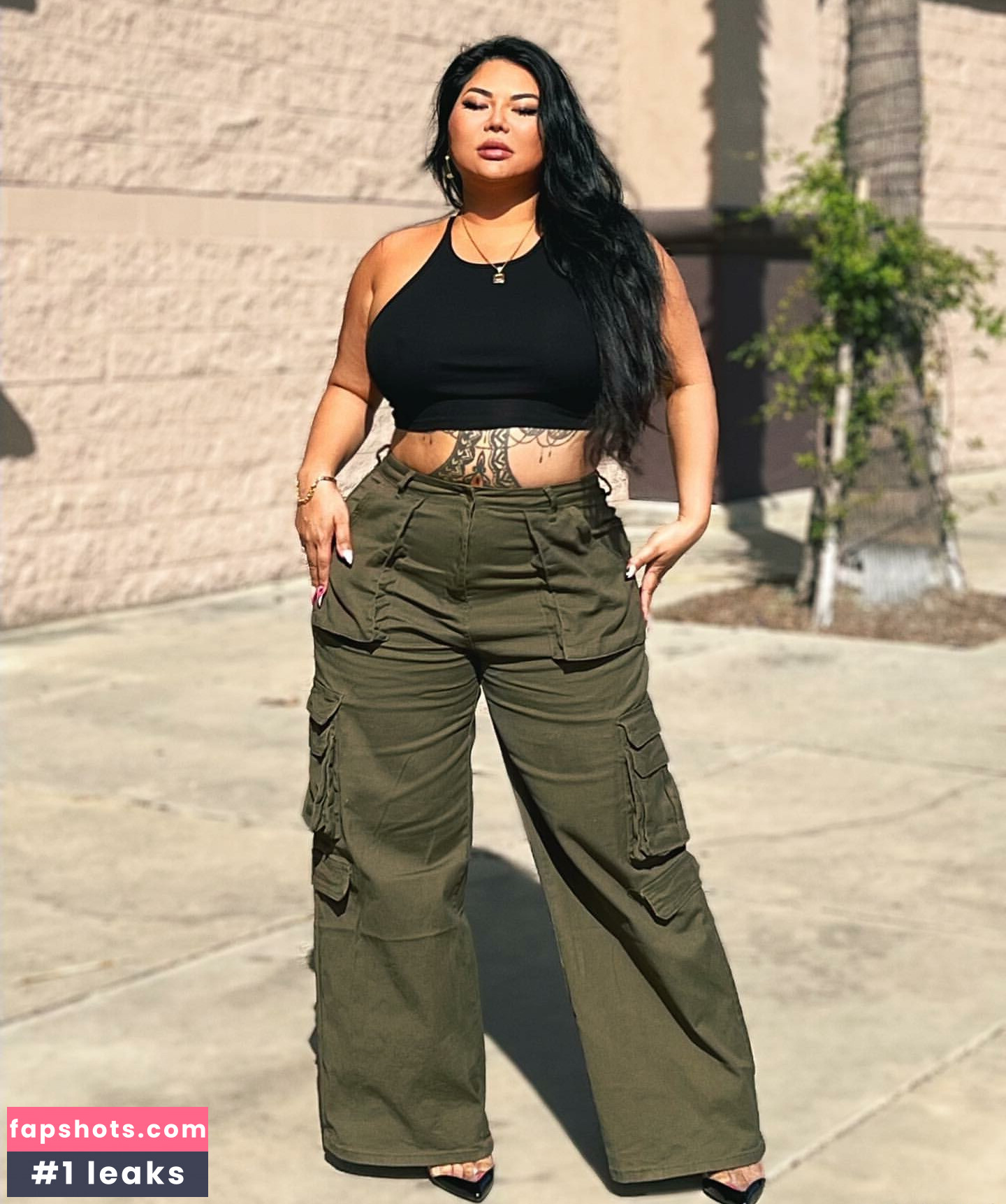 Mizuki Brown gallery photo #16