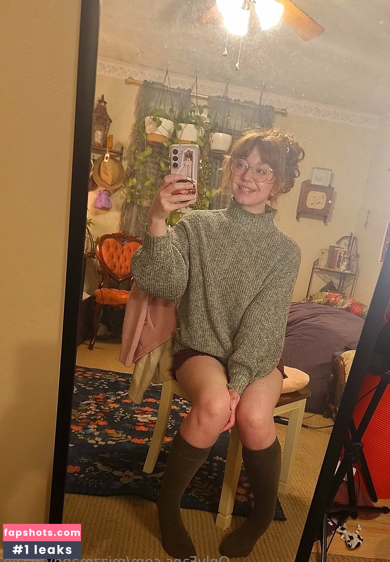 mizzmandyfrizzle nude babe gallery