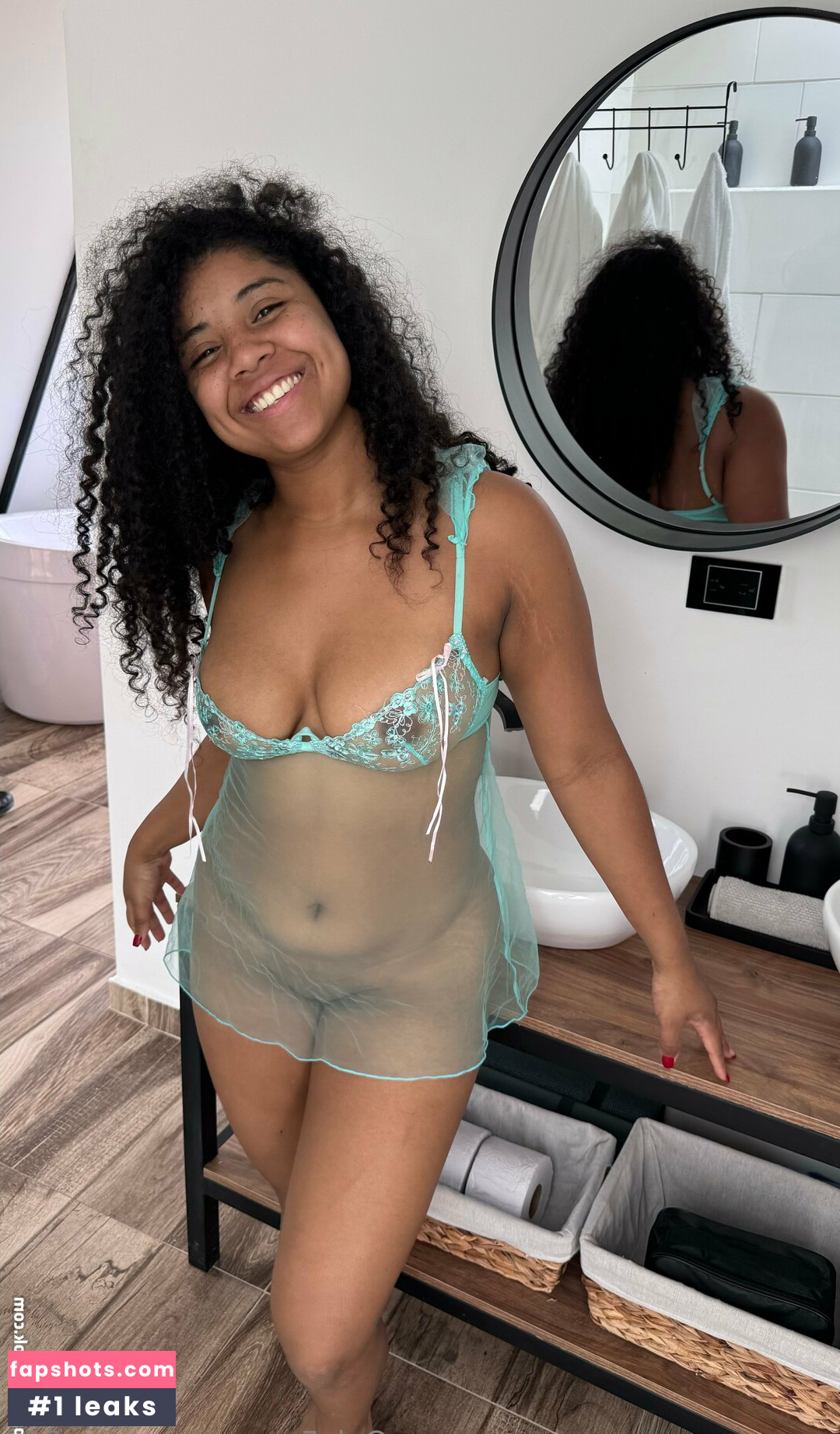 moana205 gallery photo #4