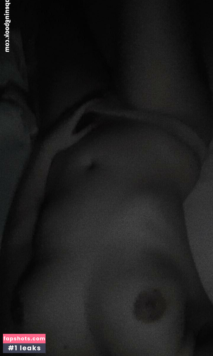 mochi_fluffbutt gallery photo #7