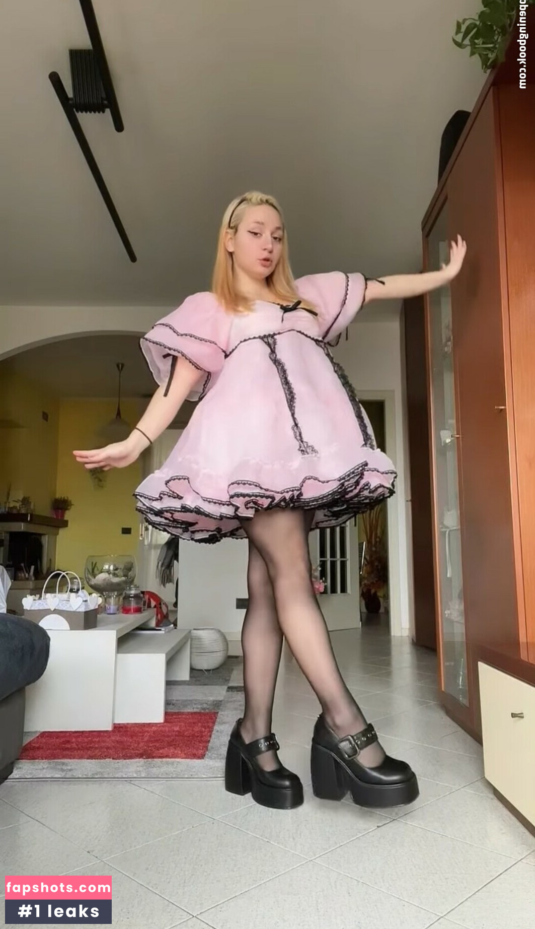 Mochichuu gallery photo #13