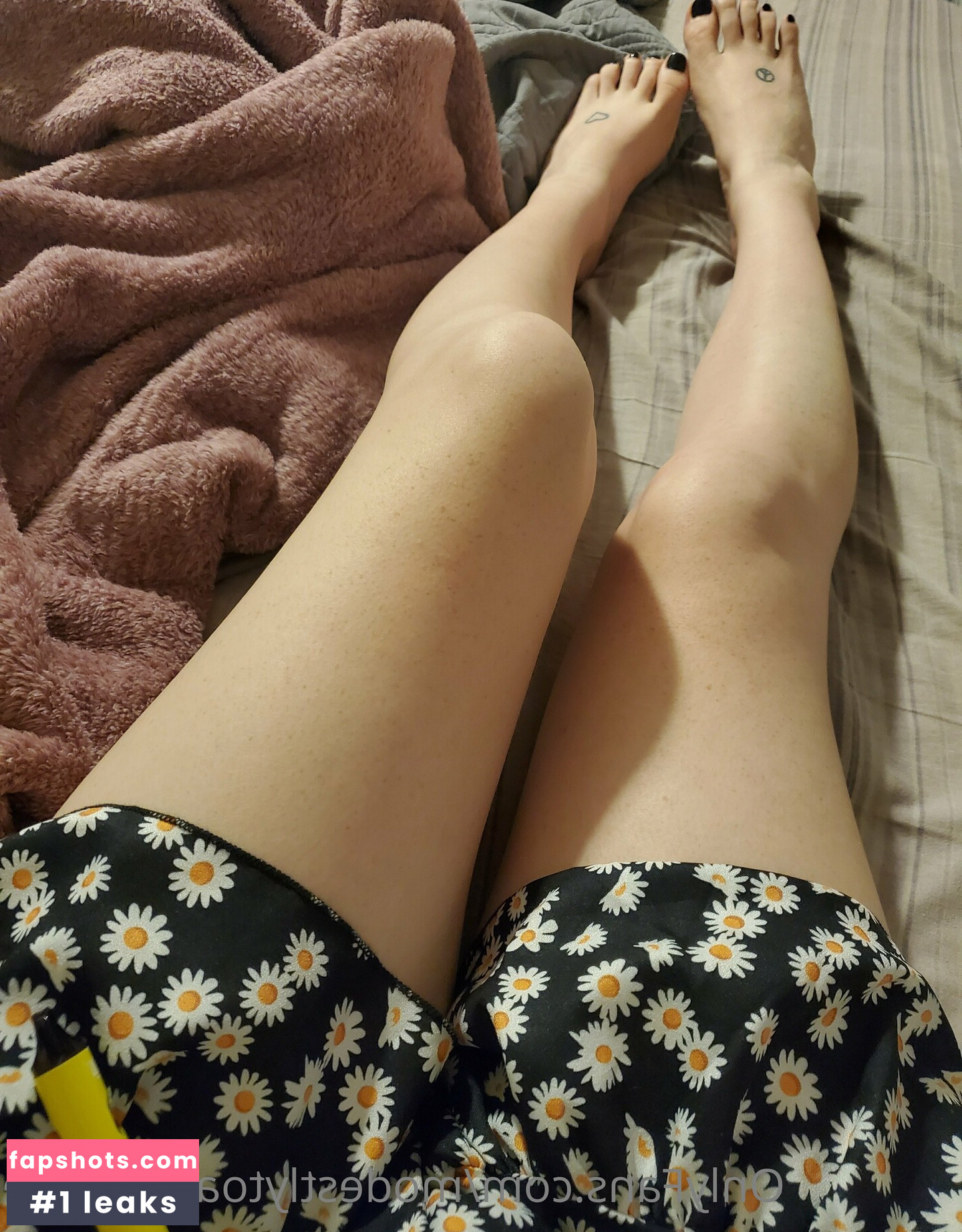 modestlytoasted-free gallery photo #2