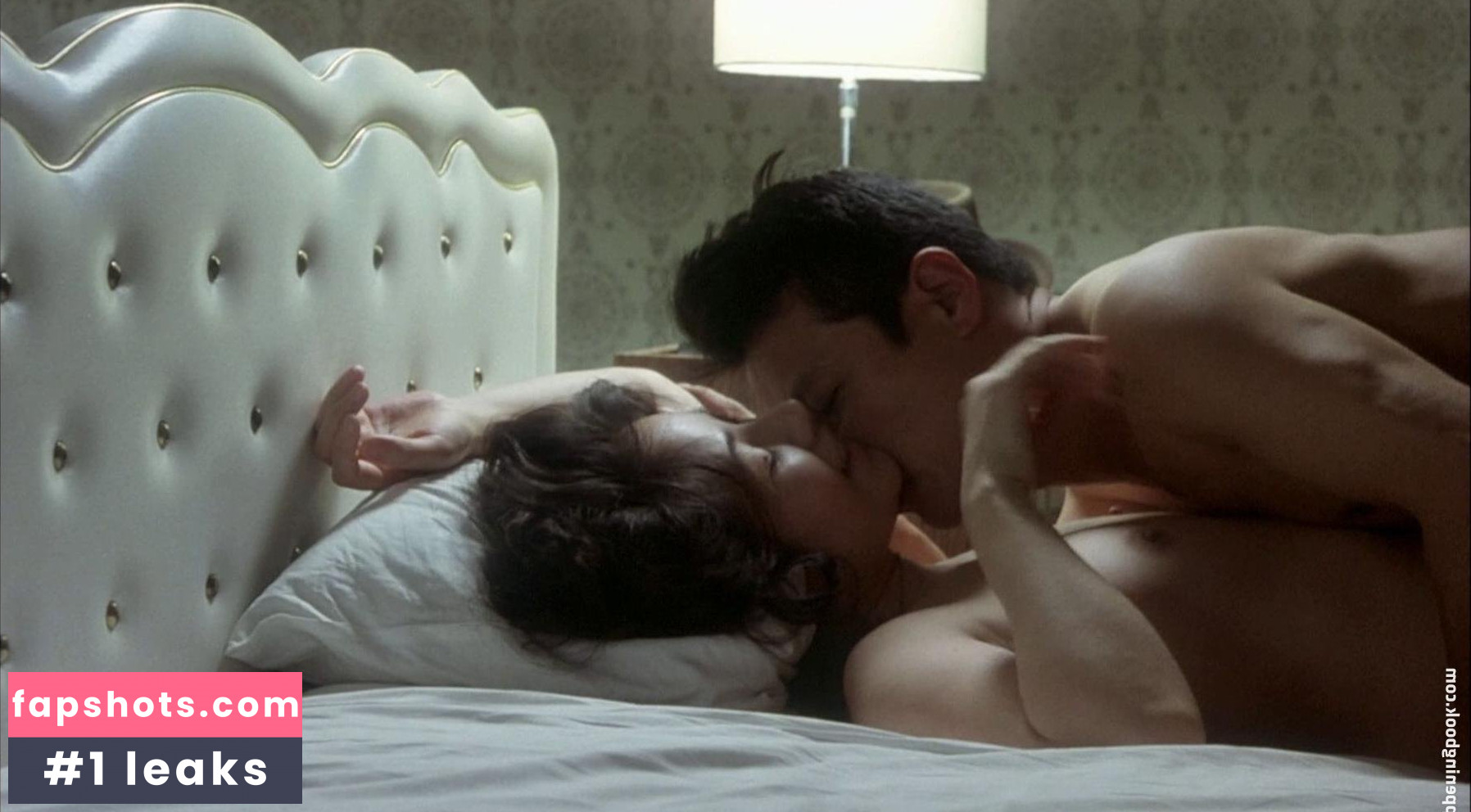 Moeko Ezawa gallery photo #5