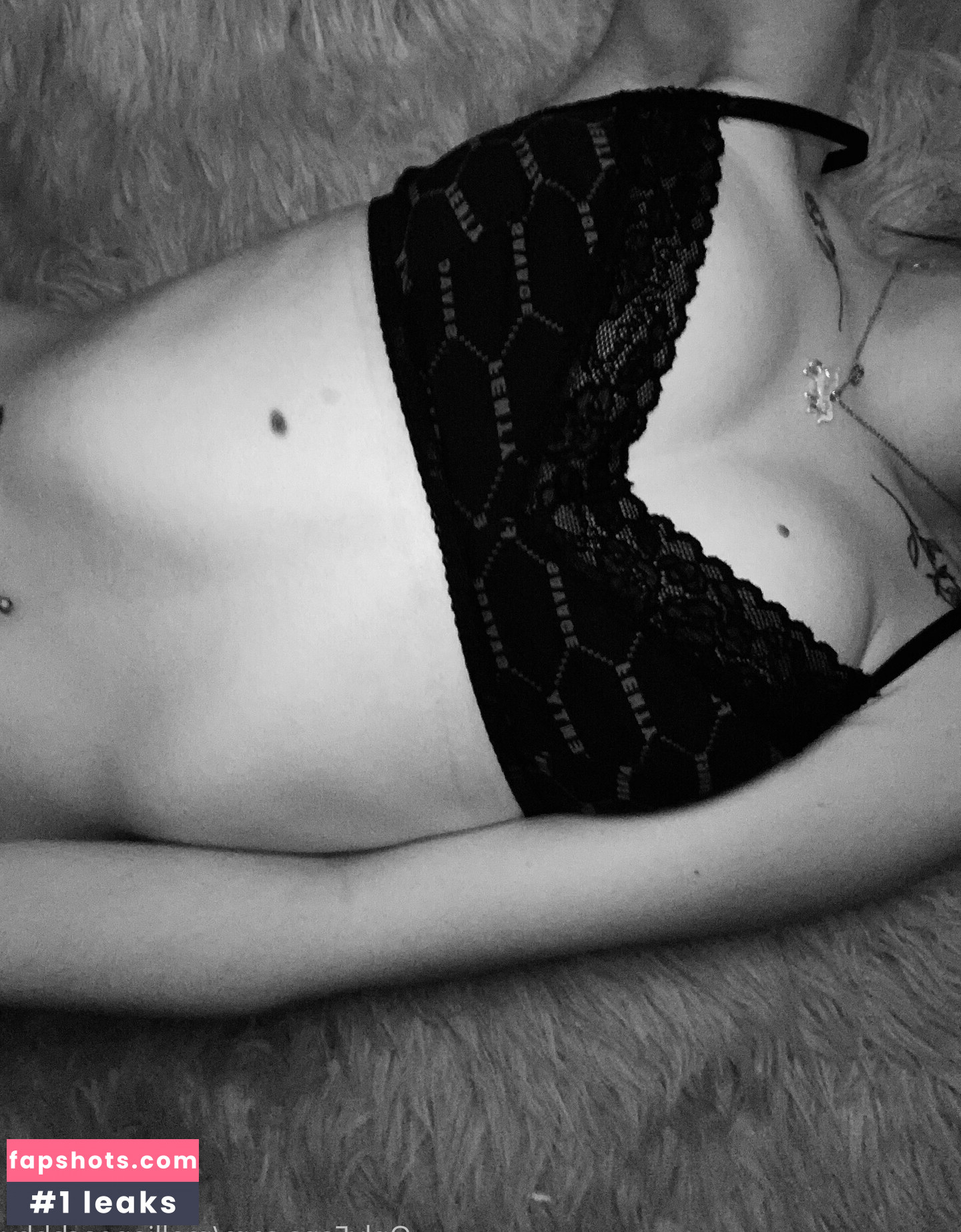 molliepeachbby gallery photo #2