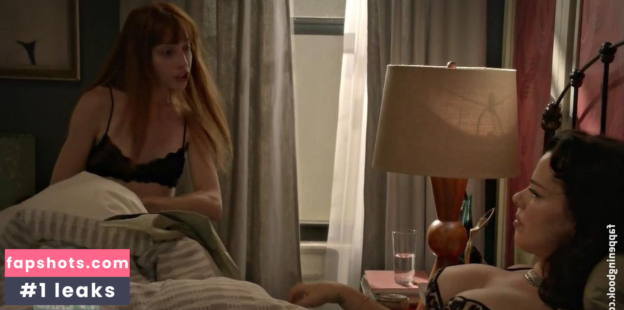 Molly Bernard gallery photo #2