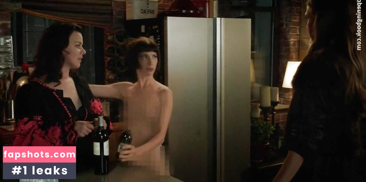 Molly Bernard gallery photo #7