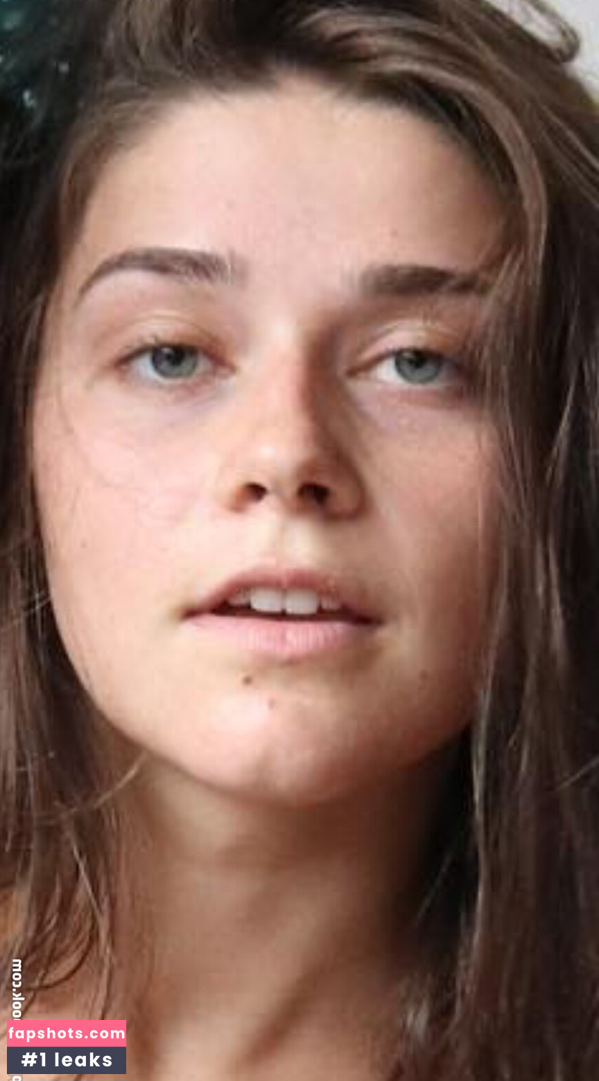 Molly Brown gallery photo #26