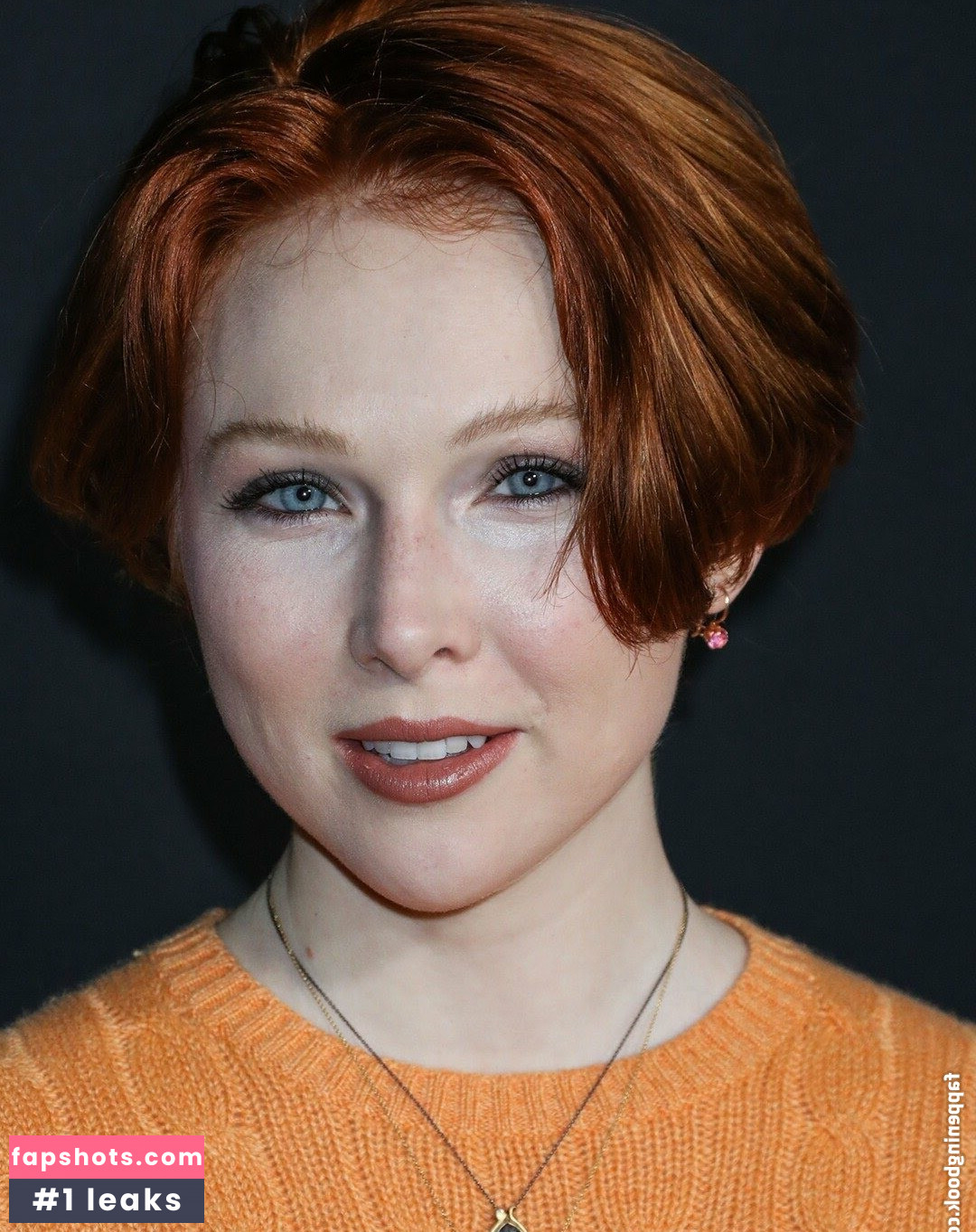 Molly C. Quinn gallery photo #31