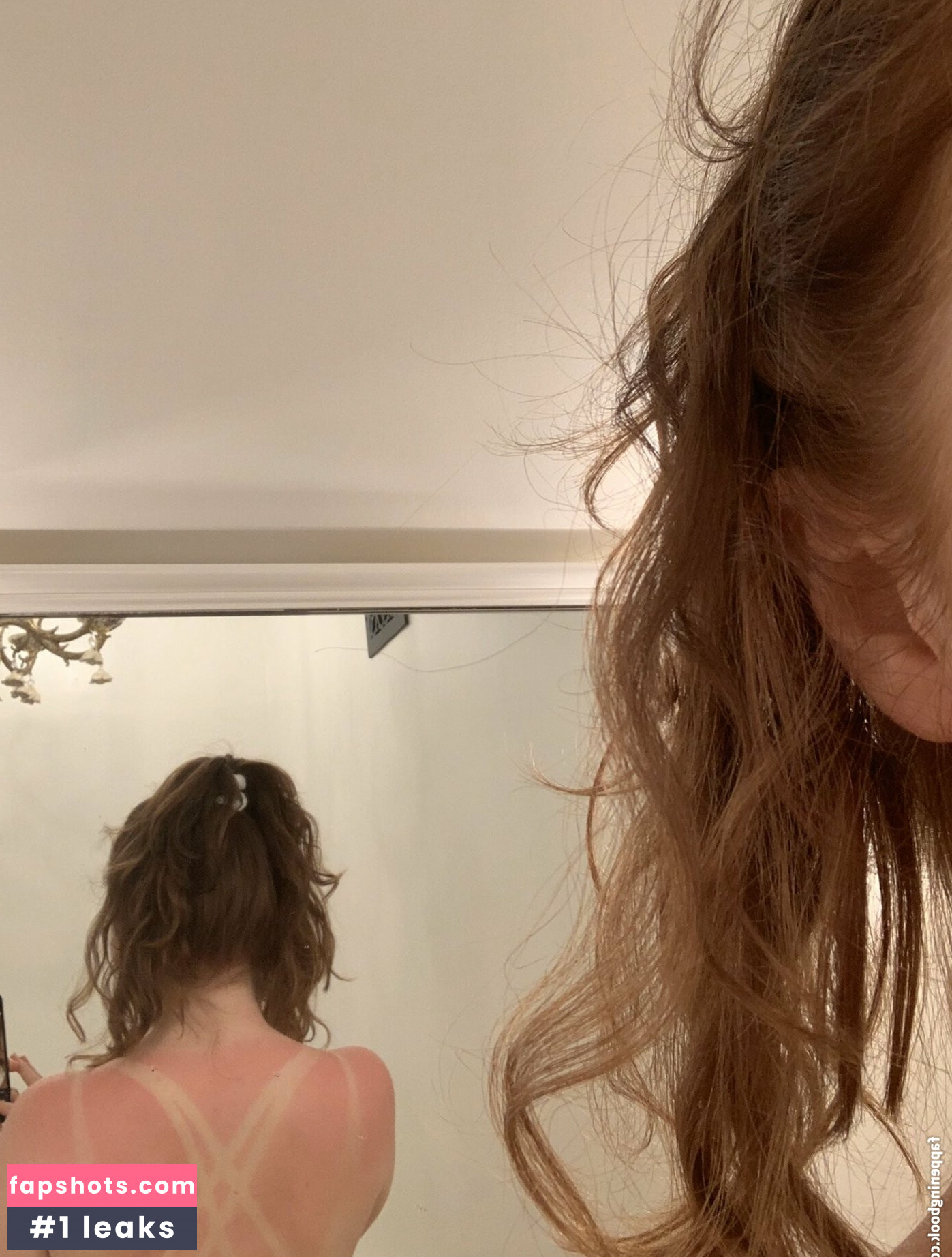 Molly C. Quinn gallery photo #38