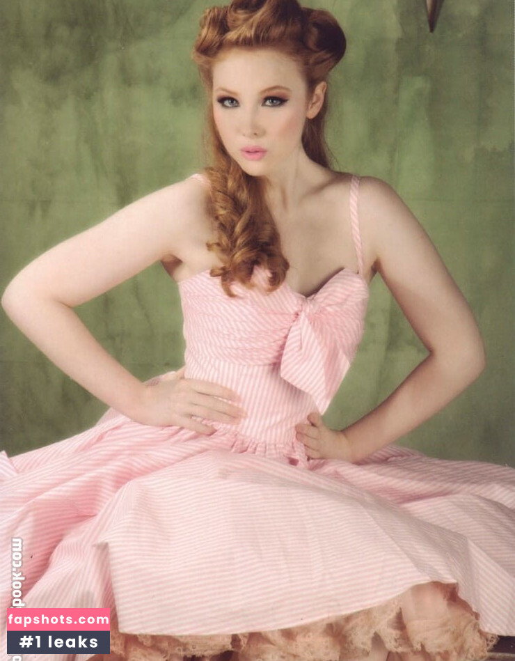 Molly C. Quinn gallery photo #40