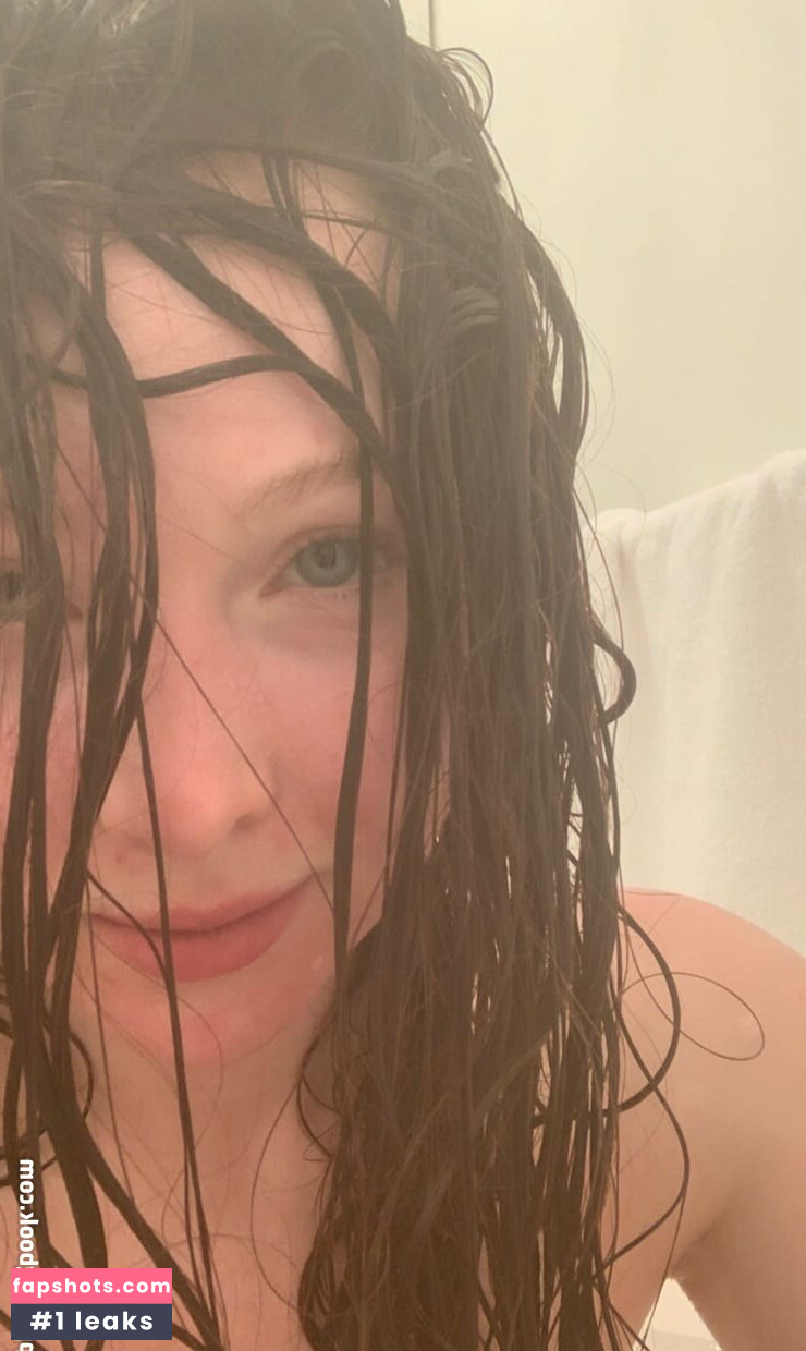 Molly C. Quinn gallery photo #55