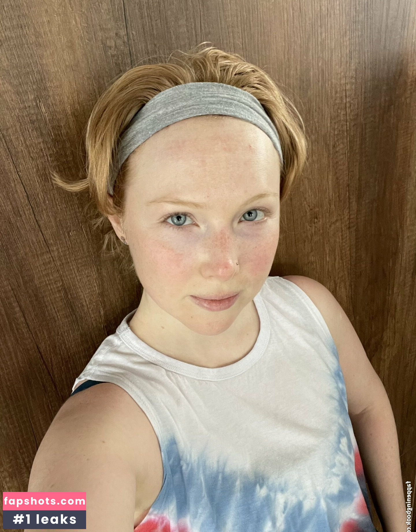 Molly C. Quinn gallery photo #57