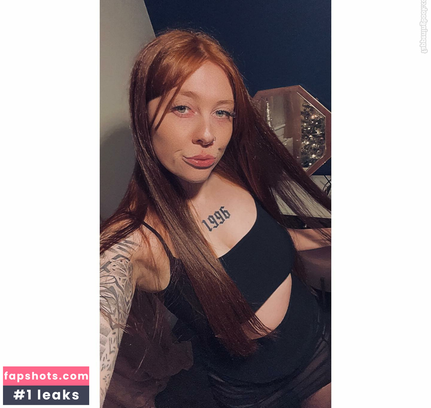 Molly Capper gallery photo #12