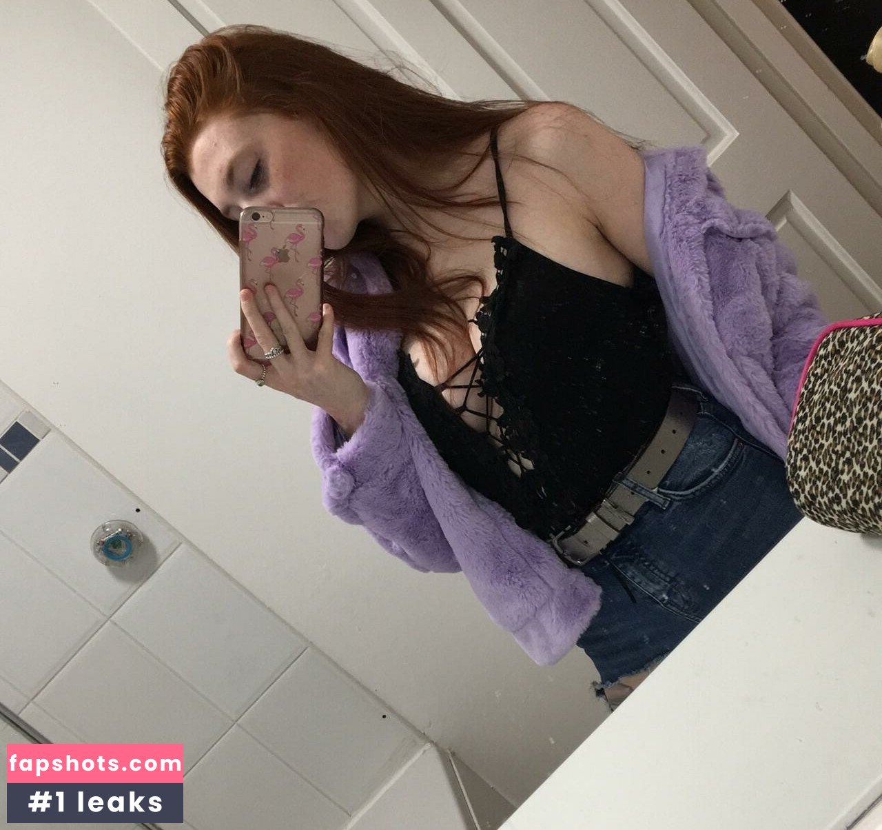 Molly Capper gallery photo #26