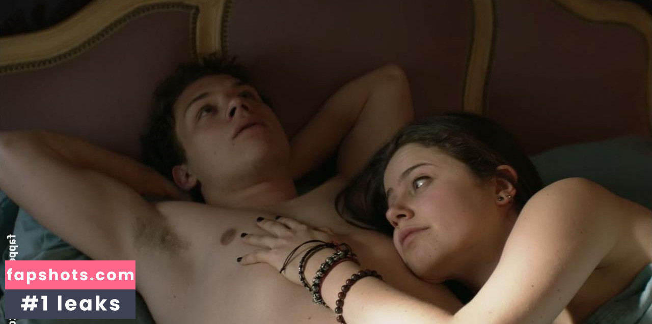 Molly Gordon gallery photo #97