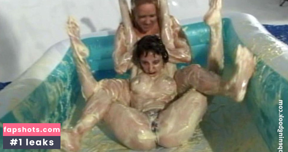 Molly Heartbreaker gallery photo #4