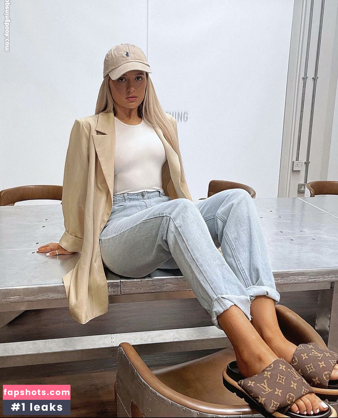 Molly-Mae Hague gallery photo #2