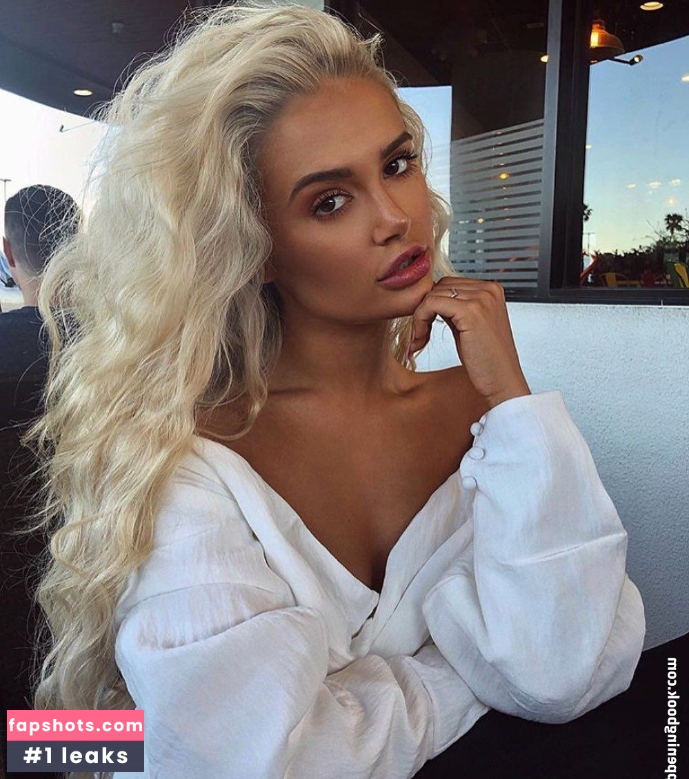 Molly-Mae Hague gallery photo #109