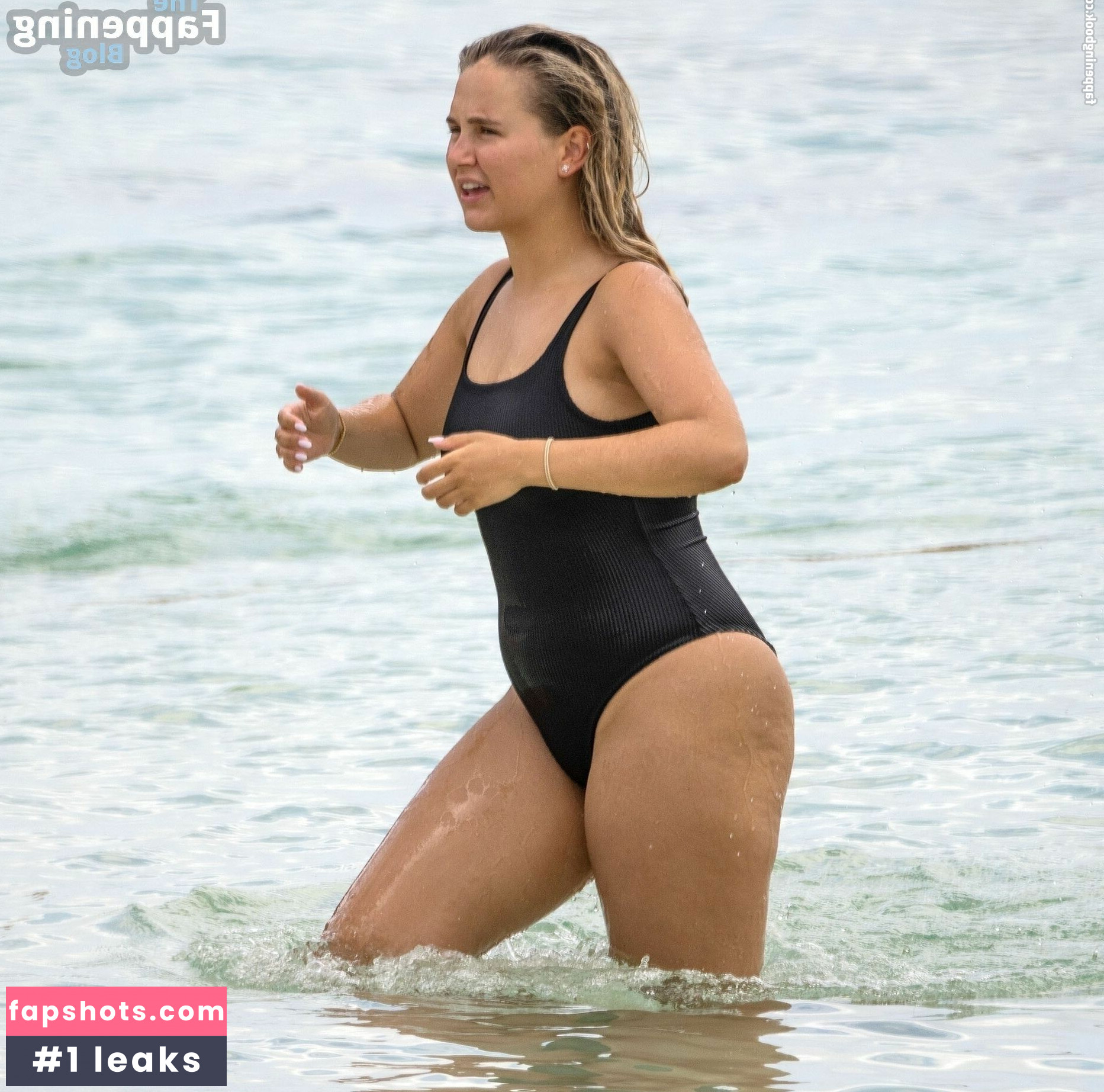 Molly-Mae Hague gallery photo #9