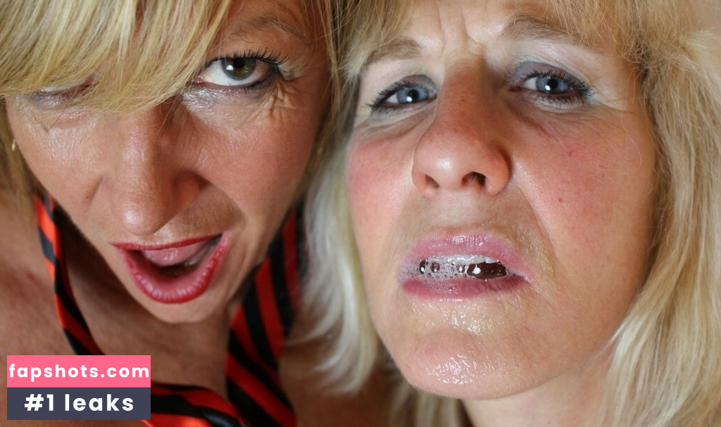 Molly Maracas nude babe gallery