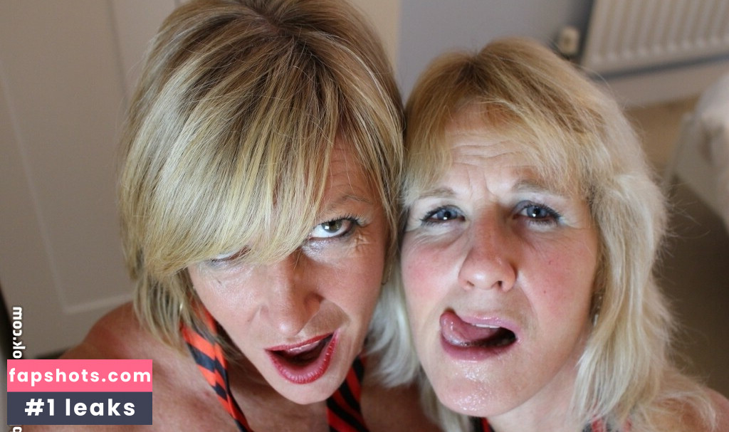 Molly Maracas gallery photo #10